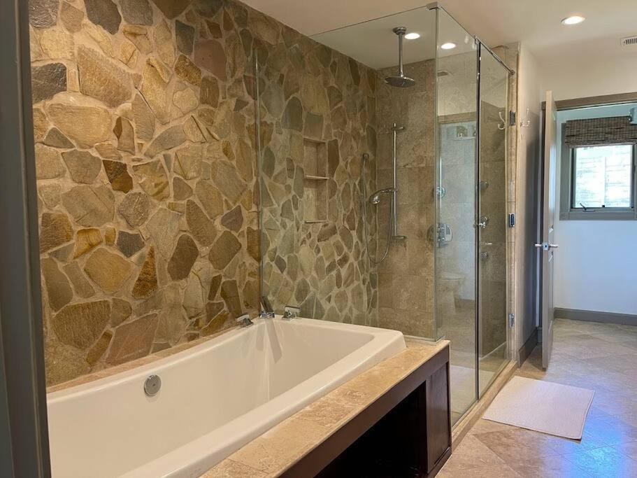 Lakeview Bungalow-Access To Lake, Pool, Gym, &Park Lago Vista Exteriér fotografie